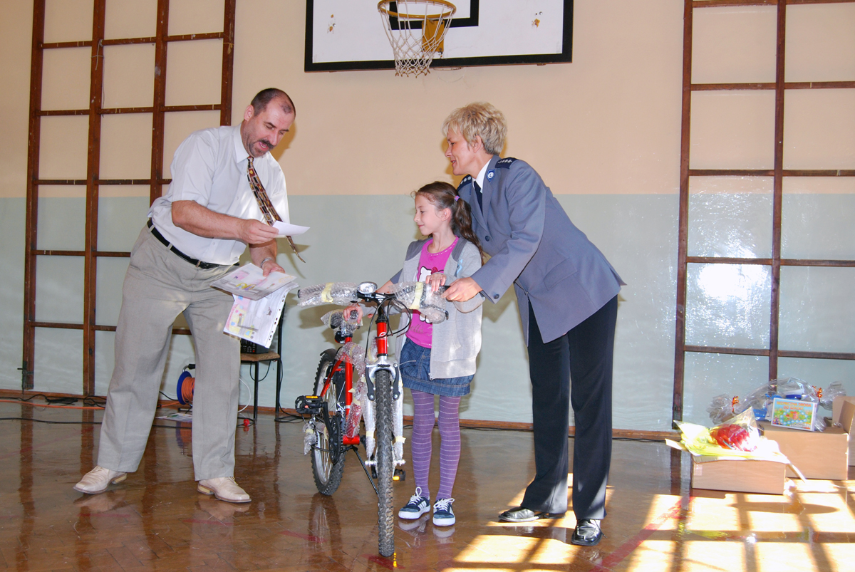 Odjechała pięknym rowerem...