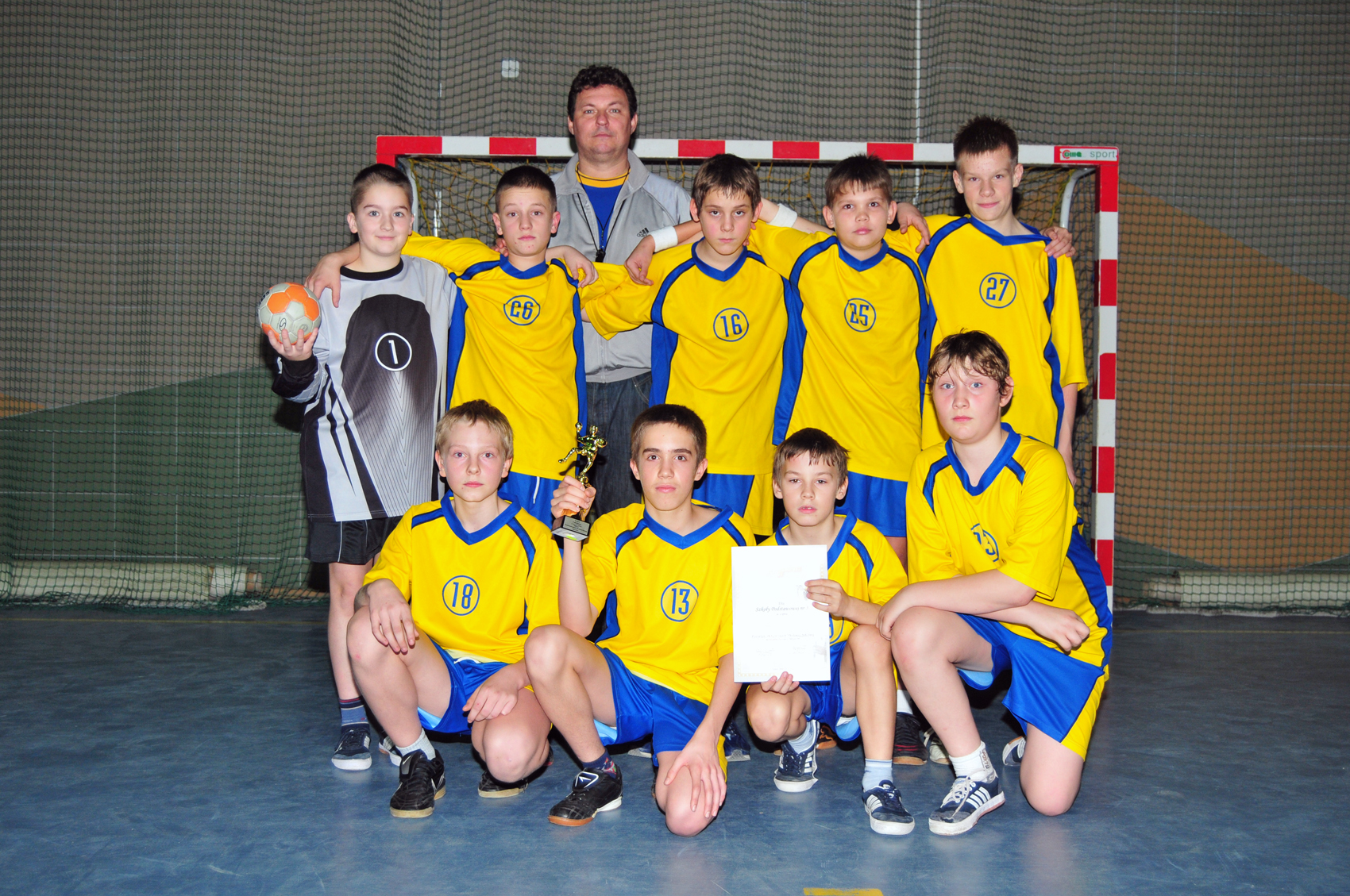 Poszli w ślady swych koleżanek.