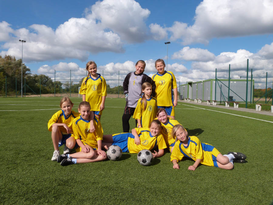 Finałowe zmagania futbolistek.