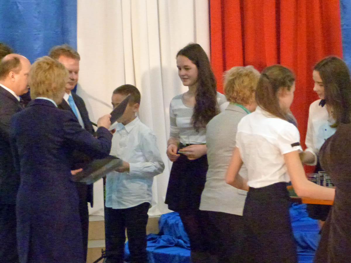 Statuetki dla najlepszych przyrodników.