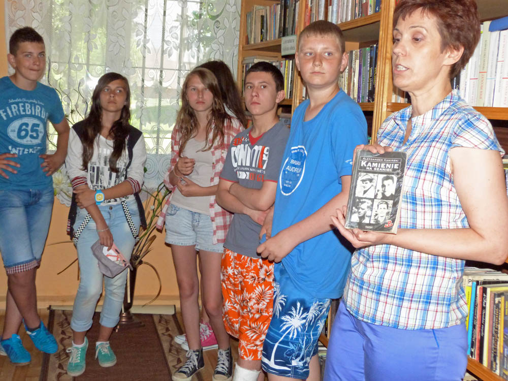 Spotkanie z książką w bibliotece publicznej.