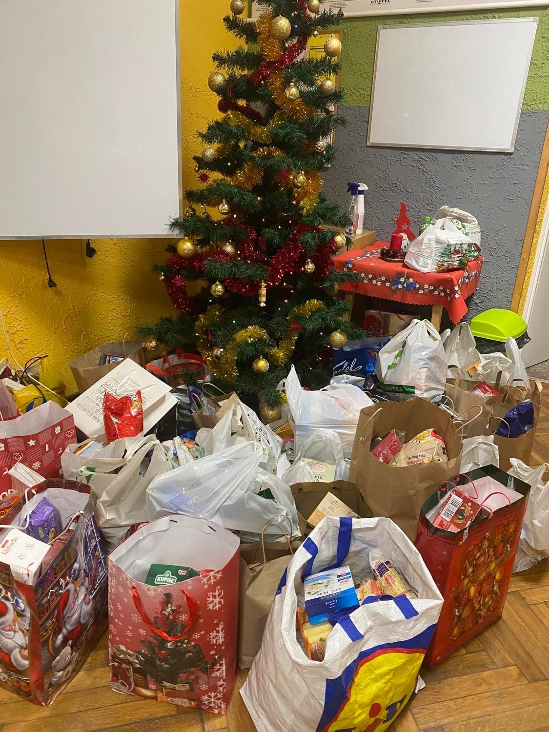 „ŚWIĄTECZNA  PACZKA”   PODZIĘKOWANIE